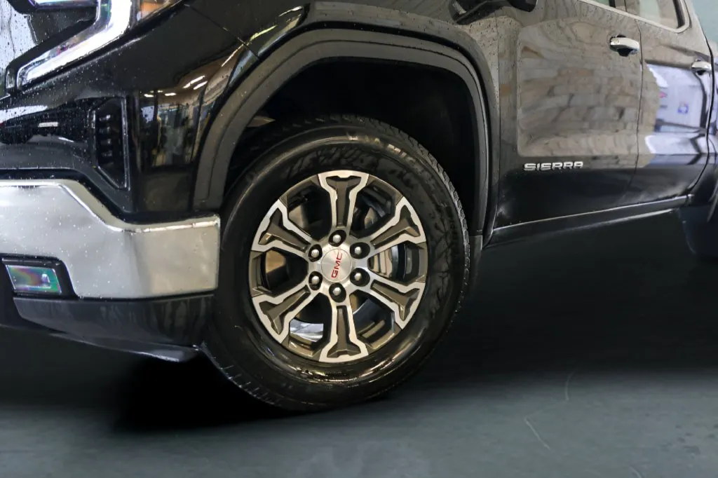 GMC Sierra photo 3