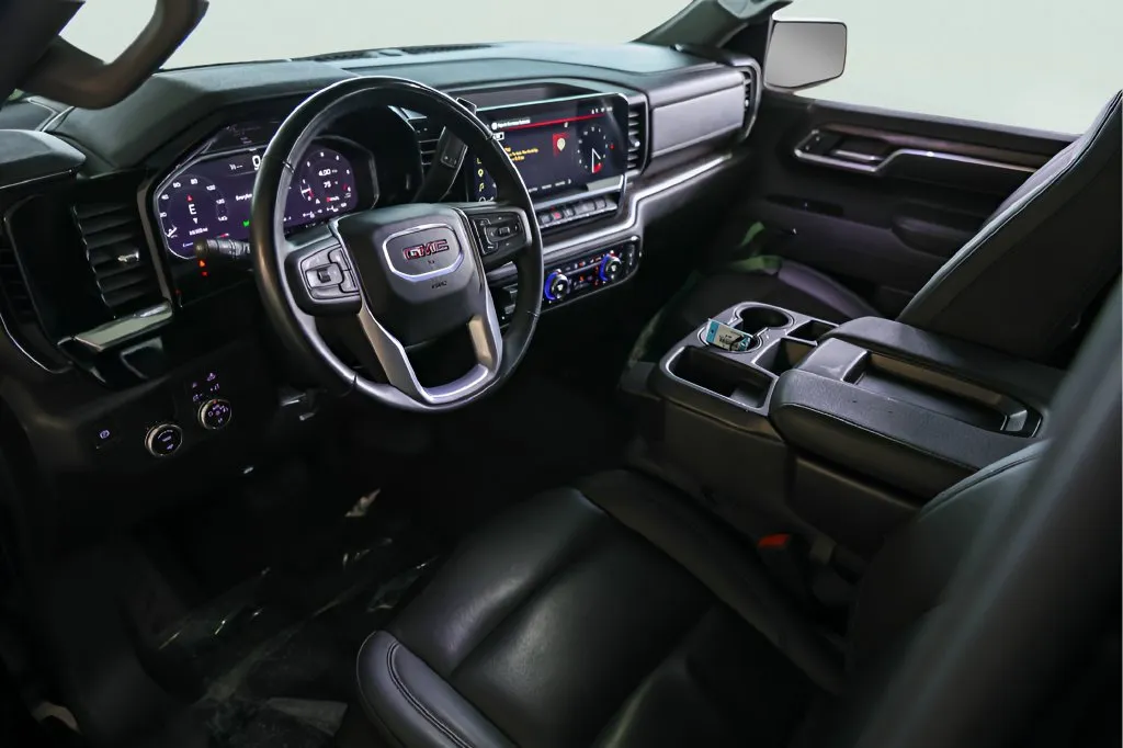 GMC Sierra photo 12