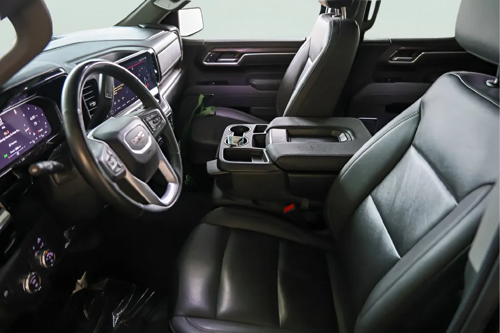GMC Sierra photo 11