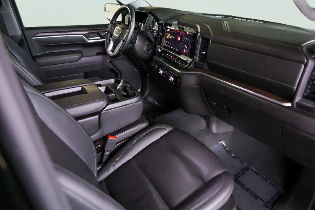 GMC Sierra photo 30