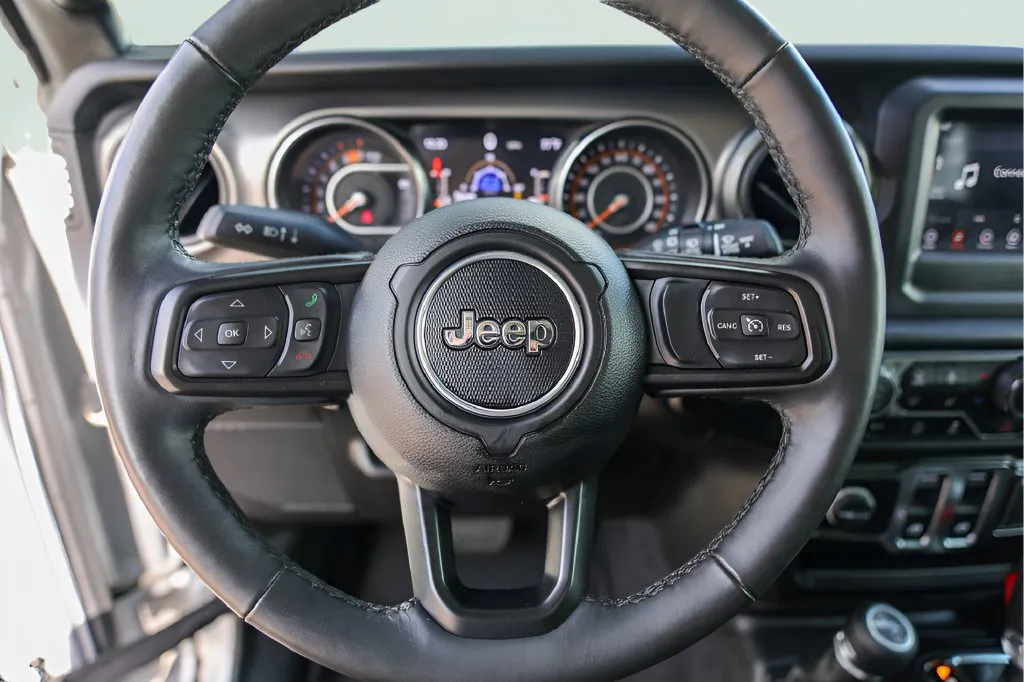 Jeep Wrangler photo 14