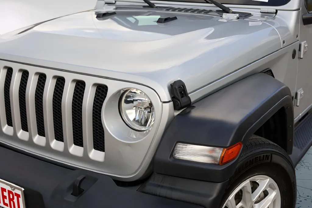 Jeep Wrangler photo 2