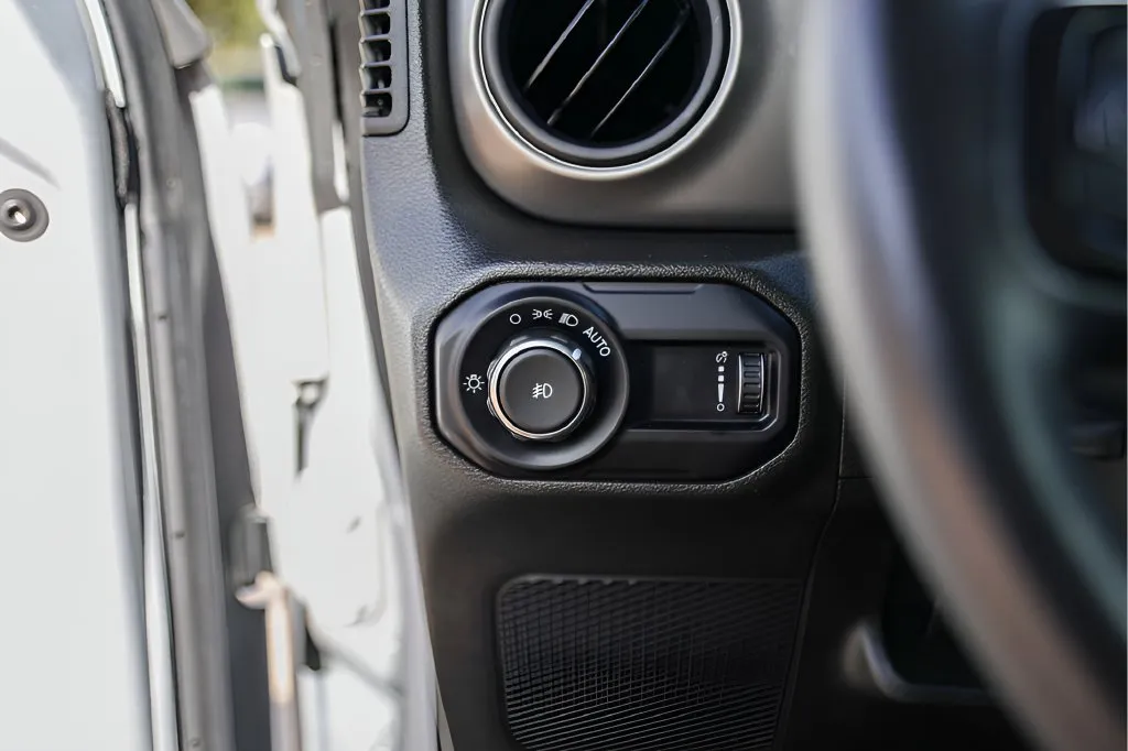 Jeep Wrangler photo 17