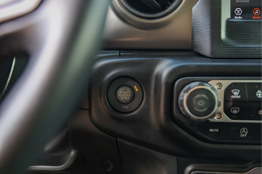 Jeep Wrangler photo 22