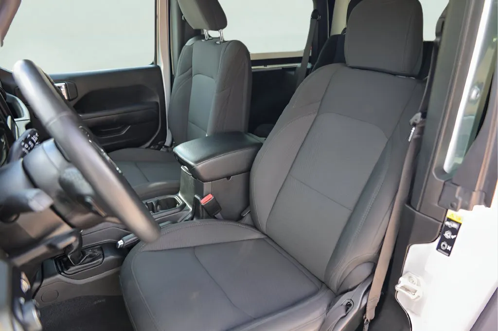 Jeep Wrangler photo 9