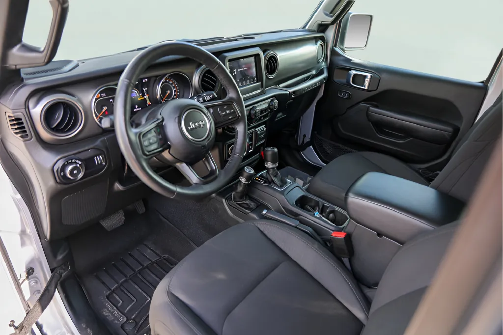 Jeep Wrangler photo 12