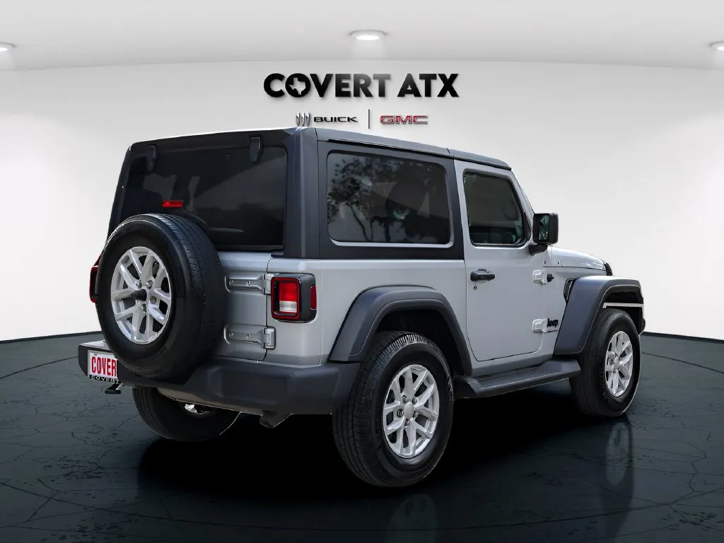 Jeep Wrangler photo 6
