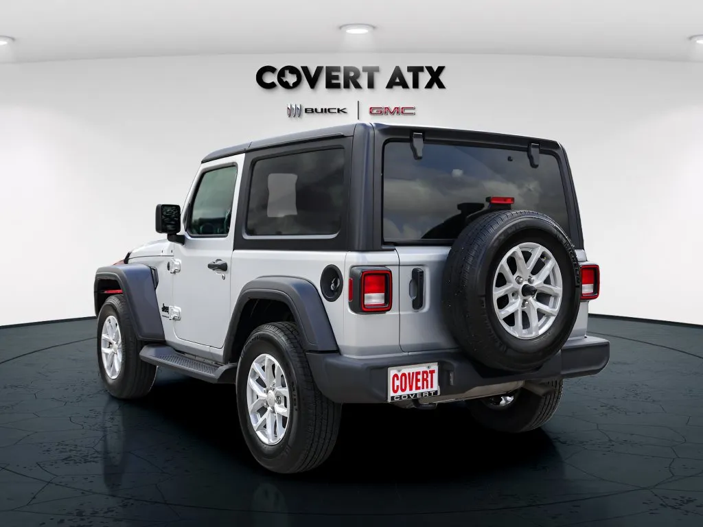 Jeep Wrangler photo 5