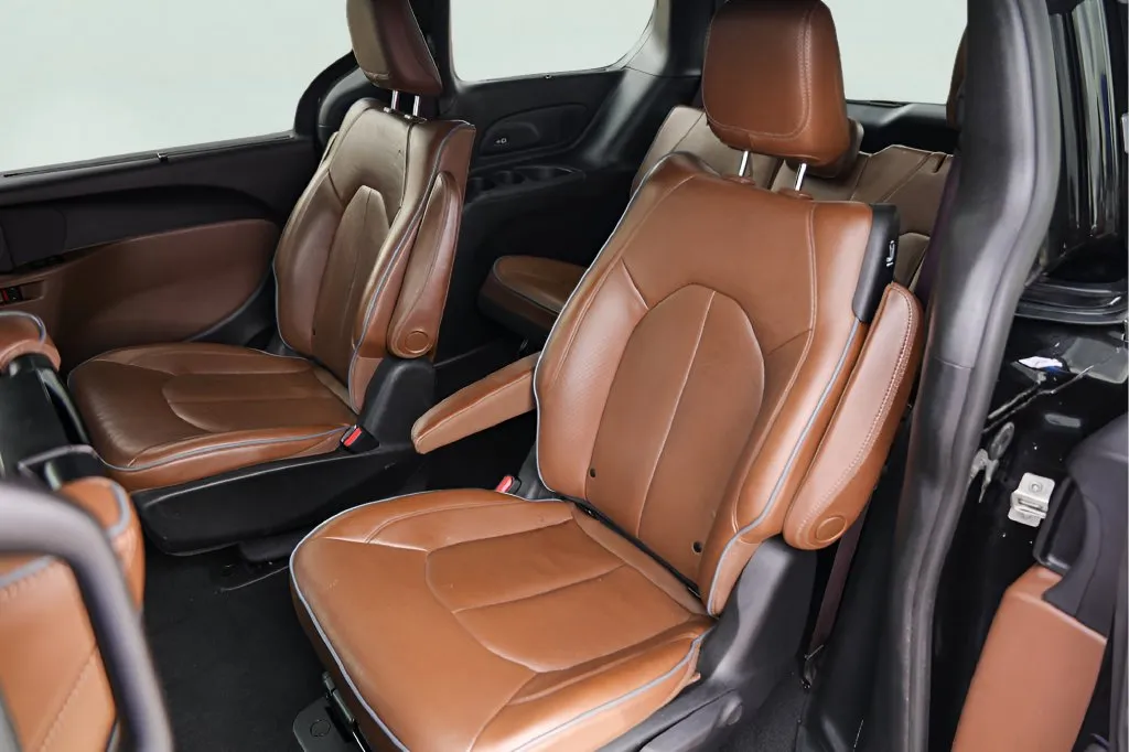 Chrysler Pacifica photo 26