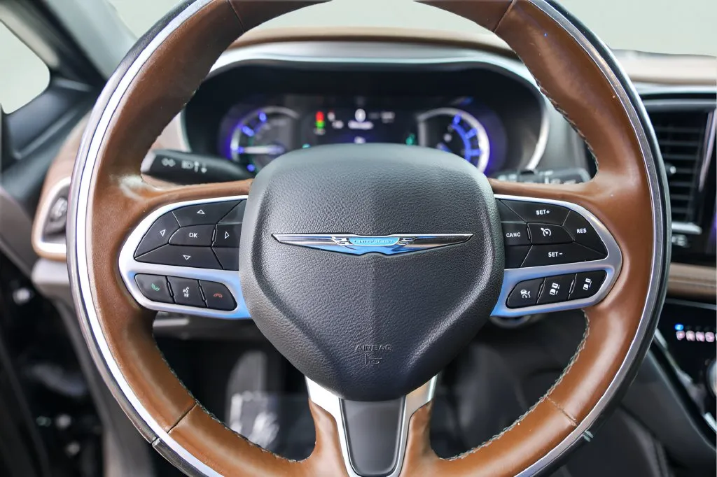 Chrysler Pacifica photo 14