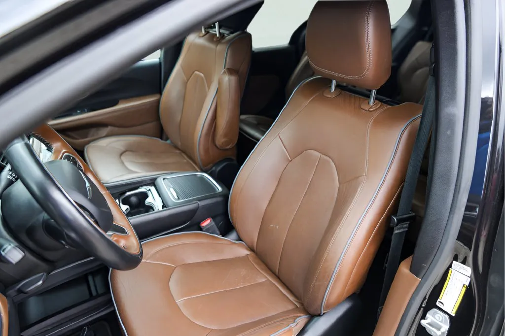 Chrysler Pacifica photo 9