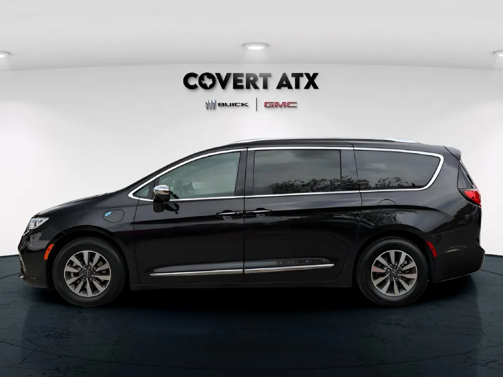 Chrysler Pacifica photo 4