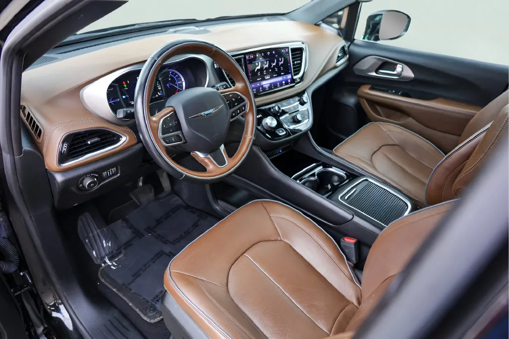Chrysler Pacifica photo 12