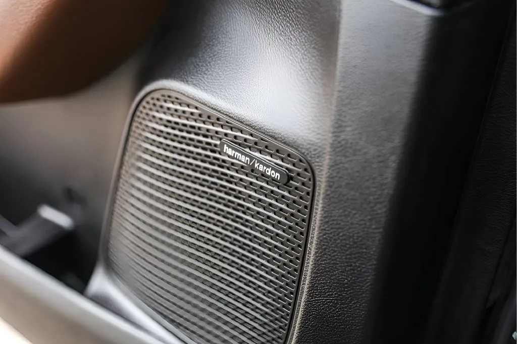 Chrysler Pacifica photo 23