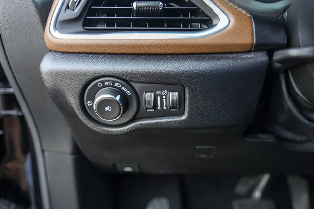 Chrysler Pacifica photo 17