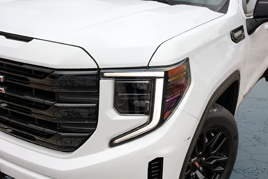 GMC Sierra photo 2