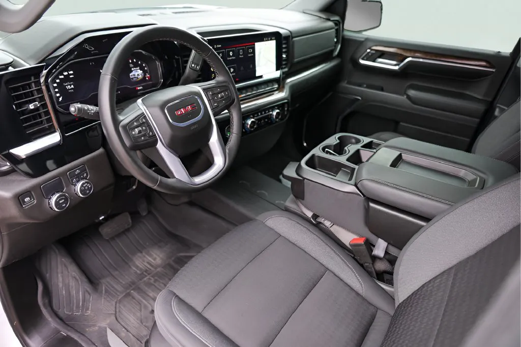 GMC Sierra photo 12
