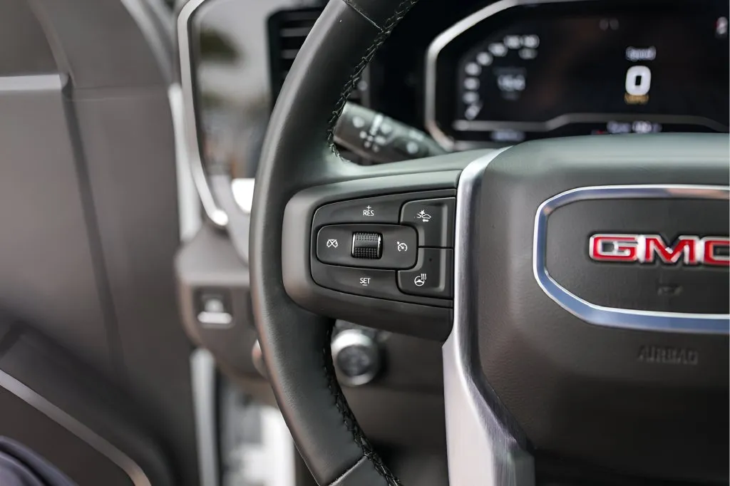 GMC Sierra photo 16