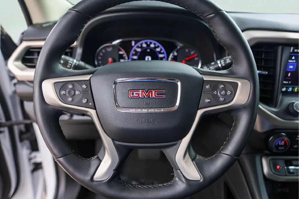 GMC Acadia photo 9