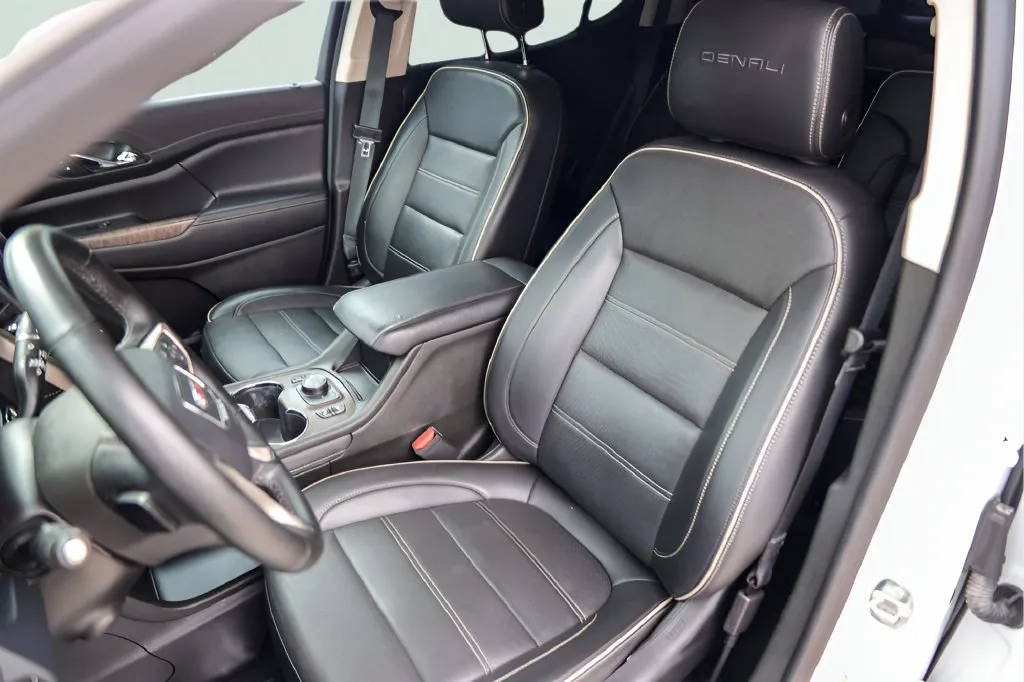 GMC Acadia photo 5