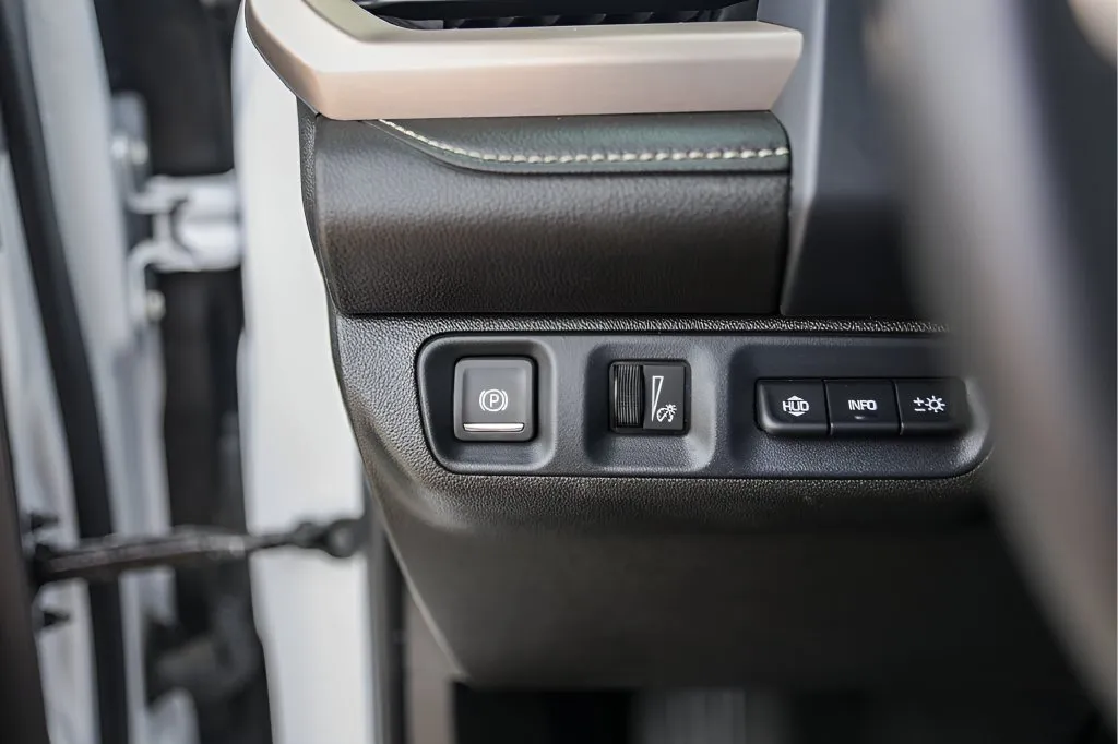GMC Acadia photo 12