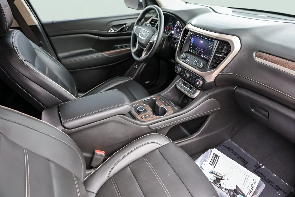 GMC Acadia photo 26