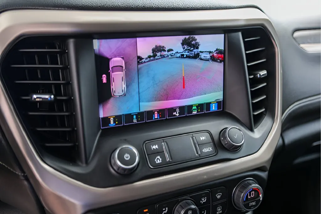 GMC Acadia photo 14