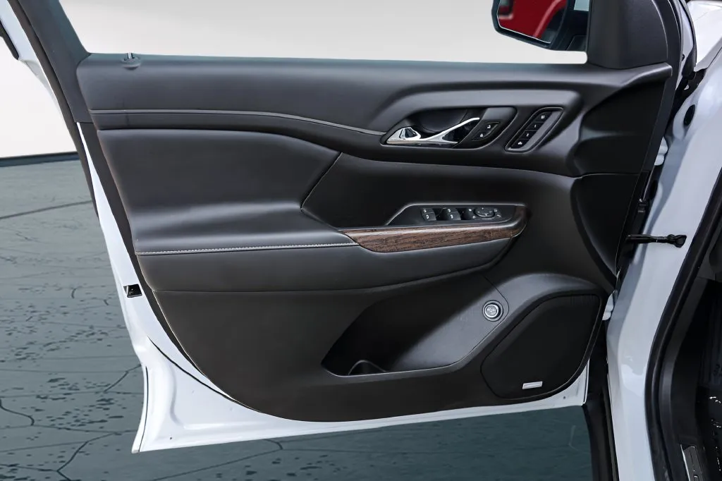GMC Acadia photo 20