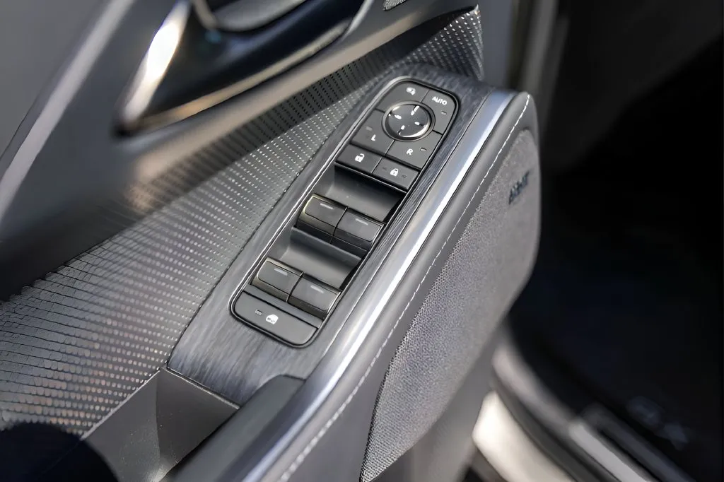 Lexus GX photo 24