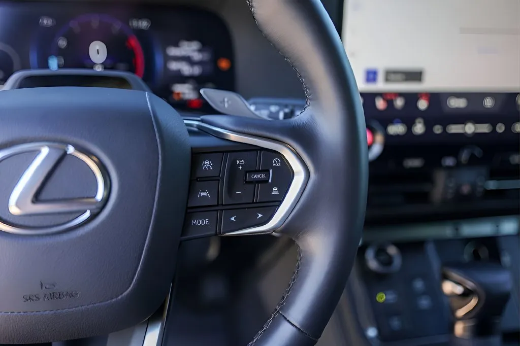 Lexus GX photo 13