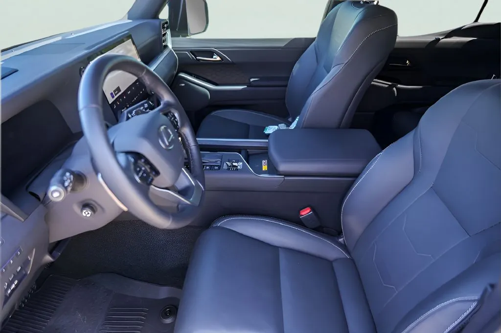 Lexus GX photo 9