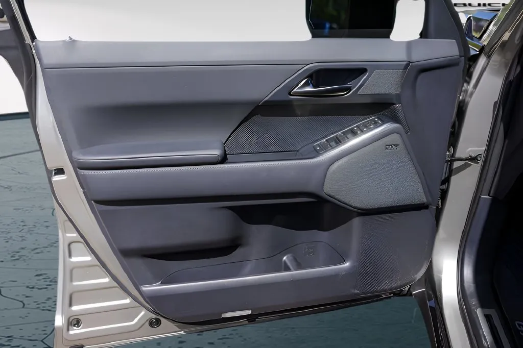 Lexus GX photo 25