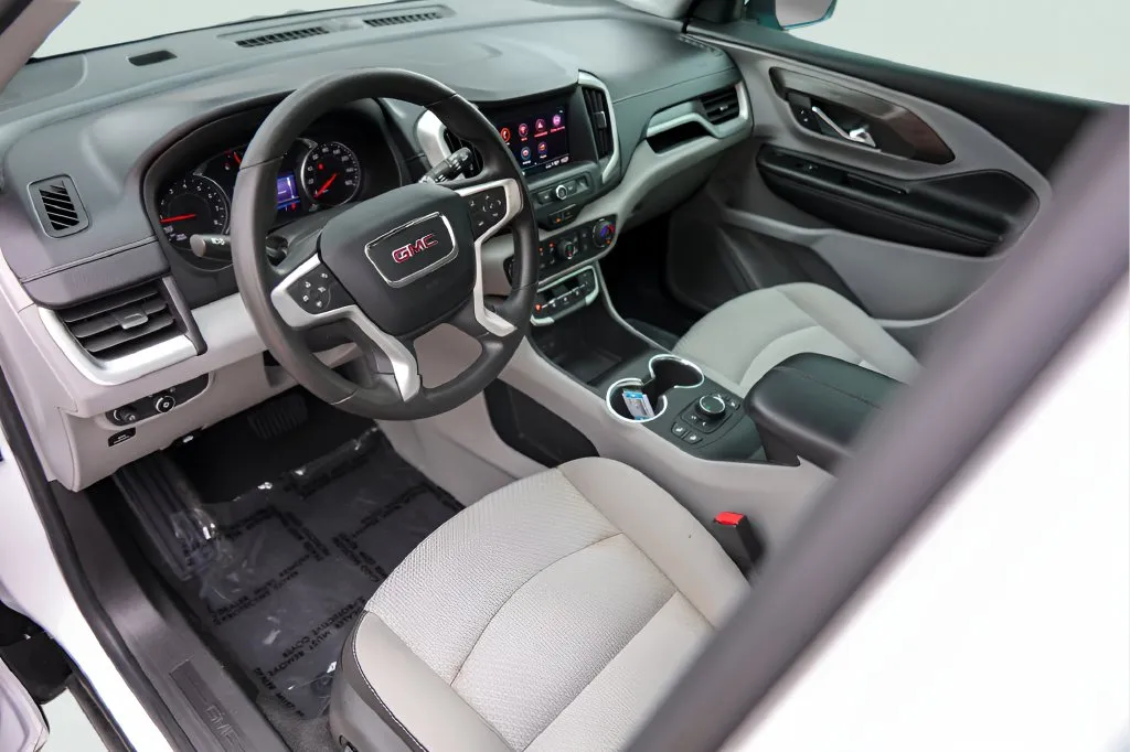GMC Terrain photo 12