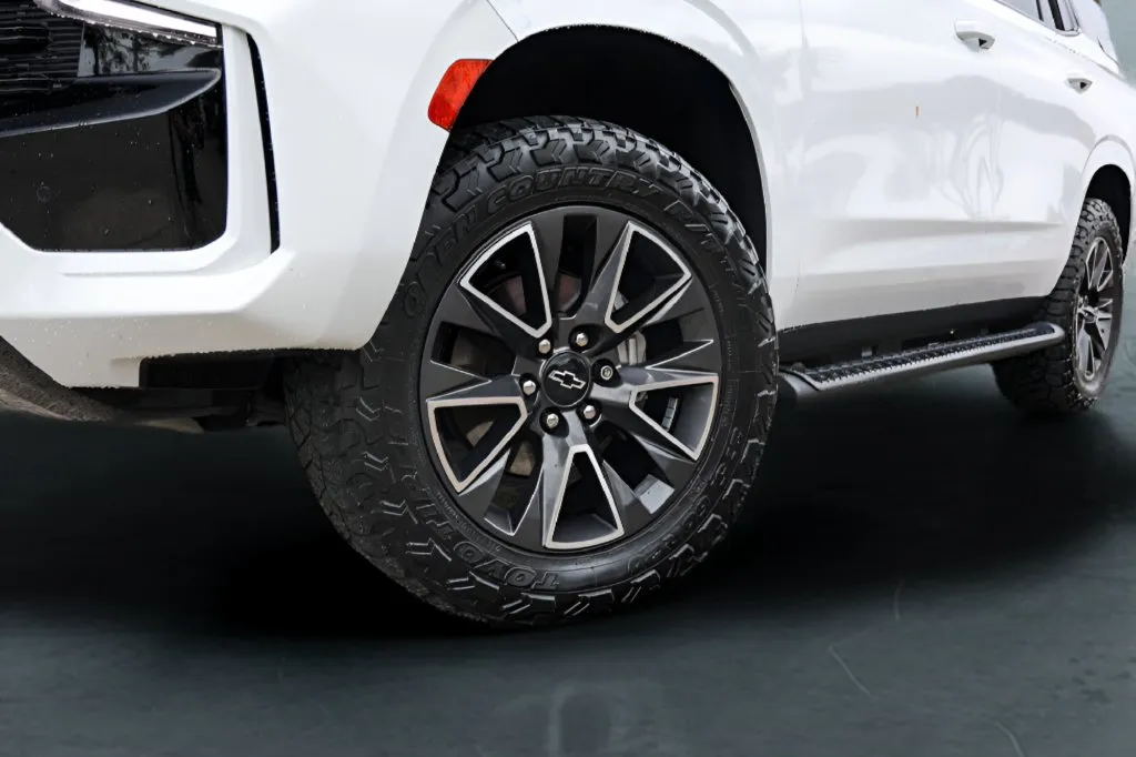 Chevrolet Tahoe photo 3