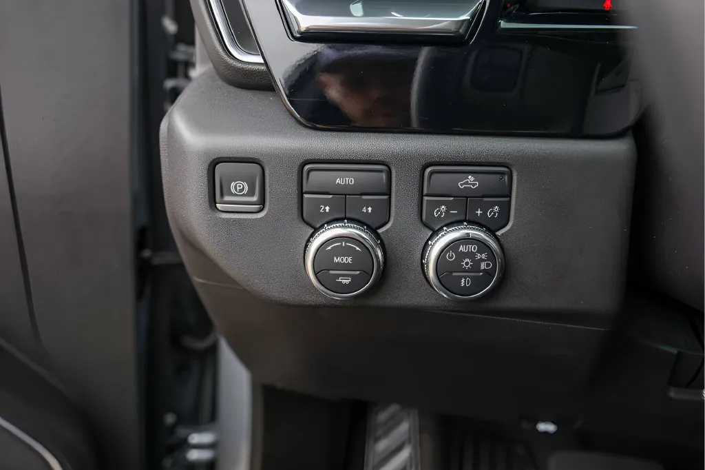 GMC Sierra photo 17