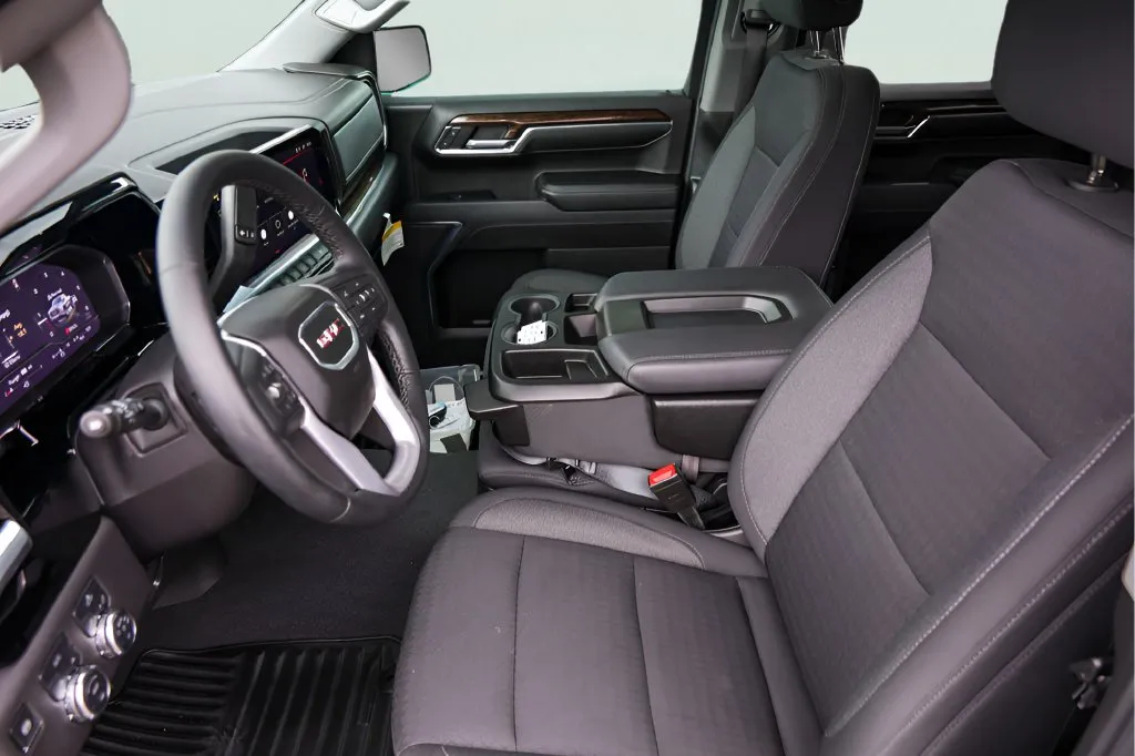 GMC Sierra photo 11