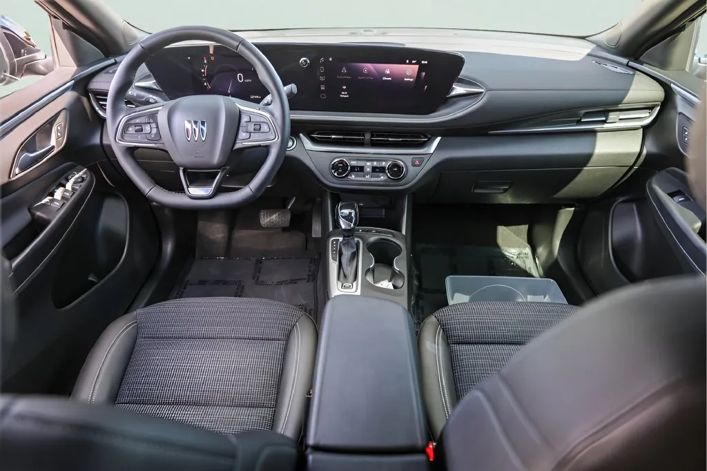 Buick Envista photo 23