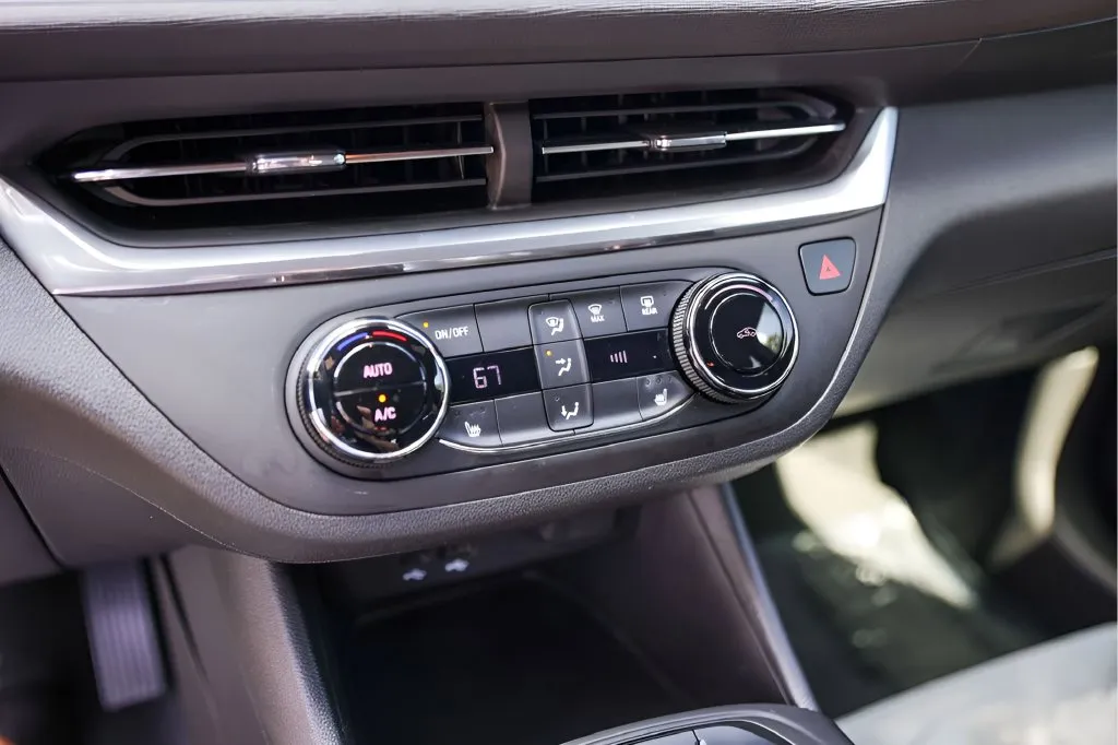 Buick Envista photo 18