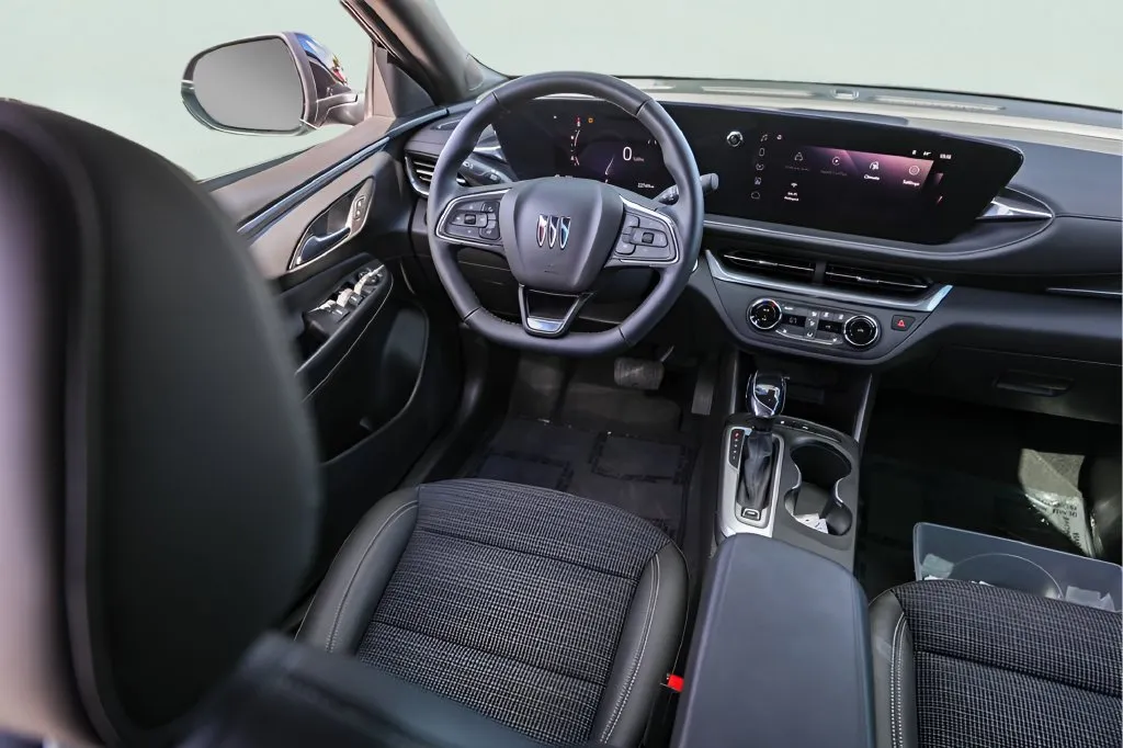 Buick Envista photo 24