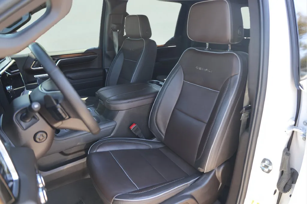 GMC Sierra photo 9