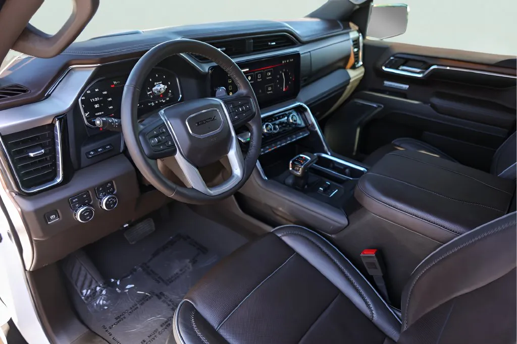 GMC Sierra photo 12
