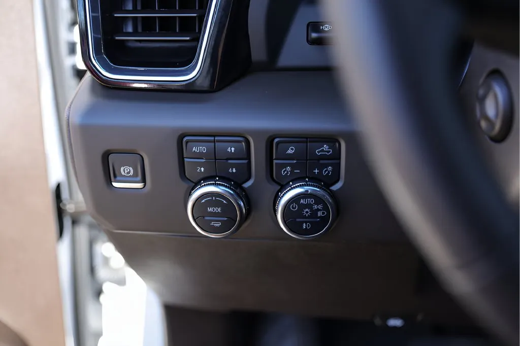 GMC Sierra photo 17