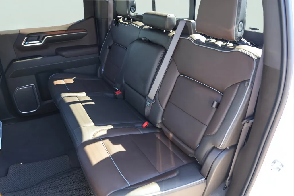 GMC Sierra photo 26