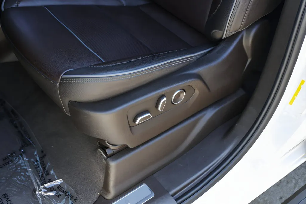 GMC Sierra photo 10