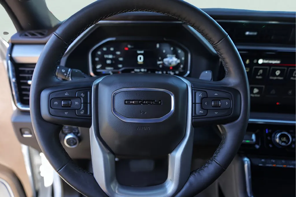 GMC Sierra photo 14