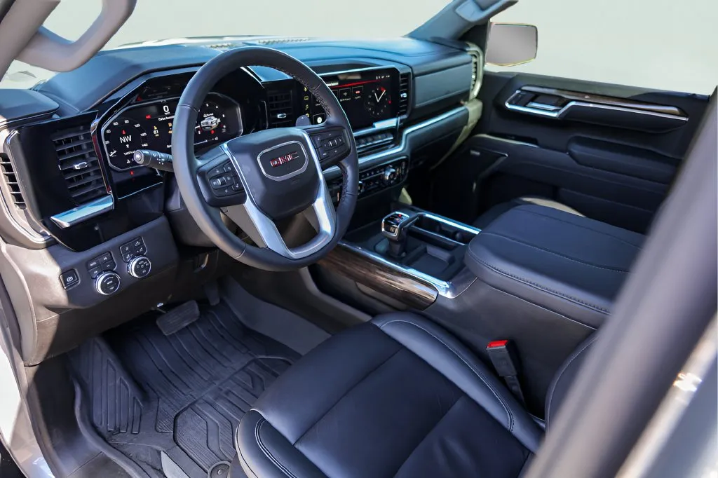 GMC Sierra photo 12