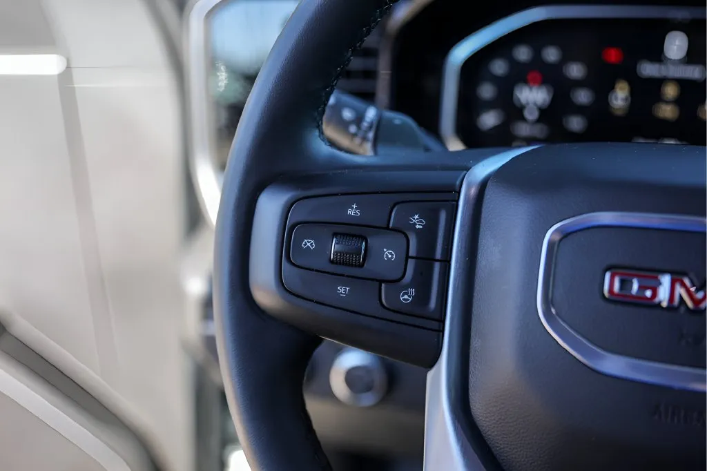 GMC Sierra photo 16