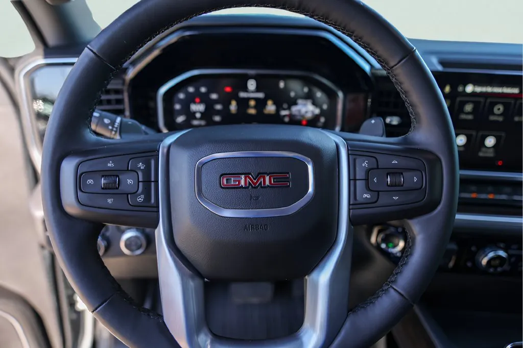 GMC Sierra photo 14