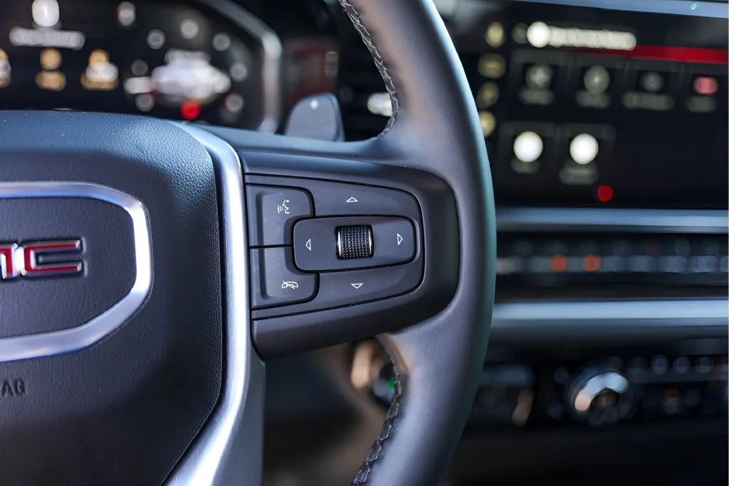 GMC Sierra photo 15
