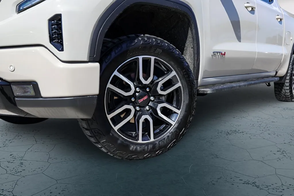 GMC Sierra photo 3